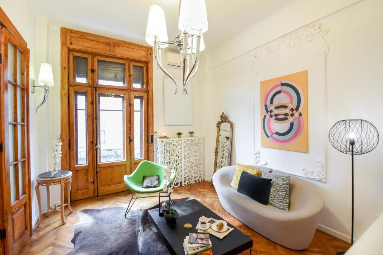 Love.Travel.Explore ♥️Apt W/ Balcony In Old Town Leilighet Bucureşti Eksteriør bilde